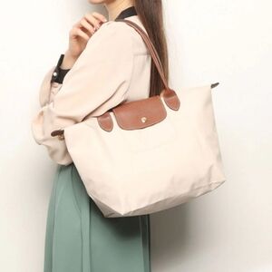 Longchamp Le Pliage Medium Tote